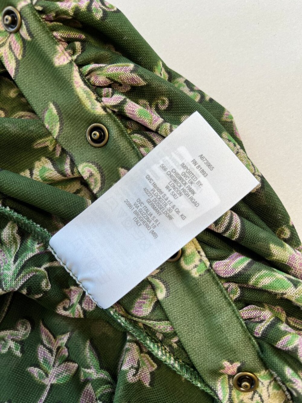 Susan Graver Printed Mesh Ruched Snap Front Top Green Floral S - Picture 12 of 12